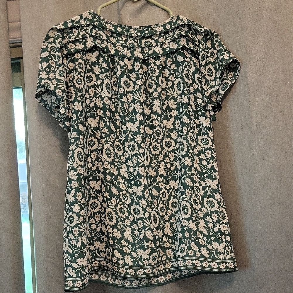 Max Studio Green Ruffled Flutter Sleeve Blouse - Picture 3 of 3